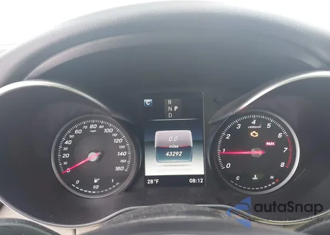 2018 Mercedes-Benz C 300 4Matic z USA, uszkodzony, nr VIN 55SWF4KB6JU260080